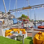 Sejour Insolite Sur Ulysse - Bateau - Port De Caen