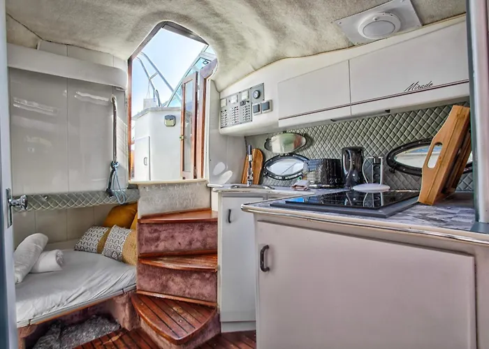 Sejour Insolite Sur Ulysse - Bateau - Port De Botel *