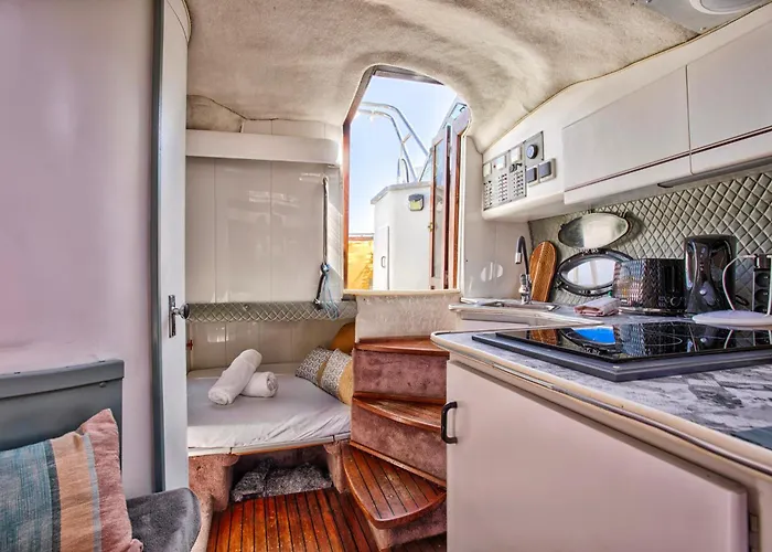 Sejour Insolite Sur Ulysse - Bateau - Port De *