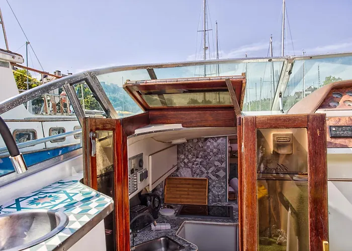 Sejour Insolite Sur Ulysse - Bateau - Port De Tekne Caen